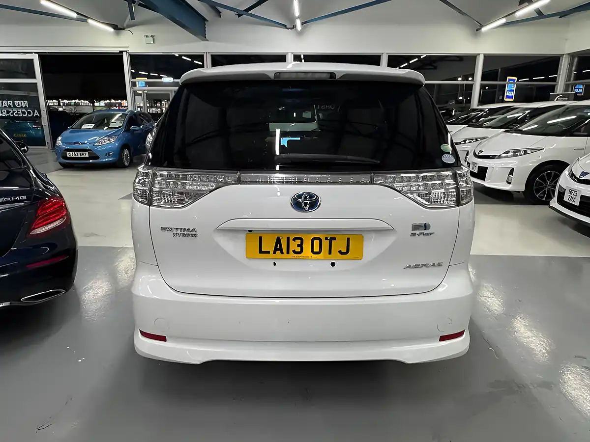 Used 2023 Toyota Estima Aeras White - Interior and Exterior details 14