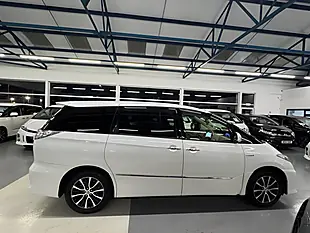 Used 2023 Toyota Estima Aeras White - Interior and Exterior details 4