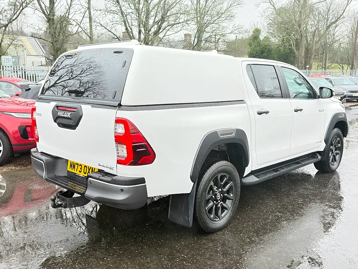 Used 2023 Toyota Hi-Lux Invincible X Pure White - Interior and Exterior details 7