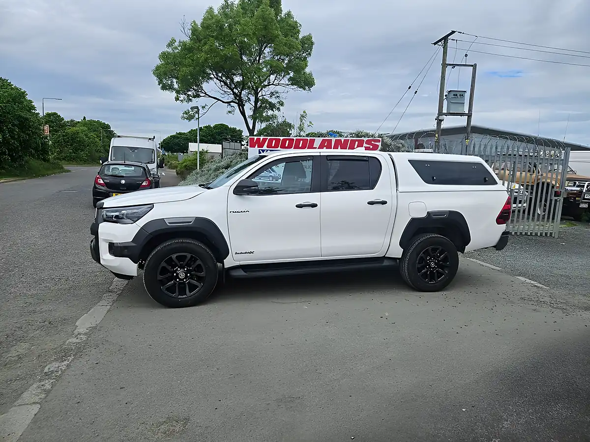 Used 2023 Toyota Hi-Lux Invincible X White - Interior and Exterior details 5