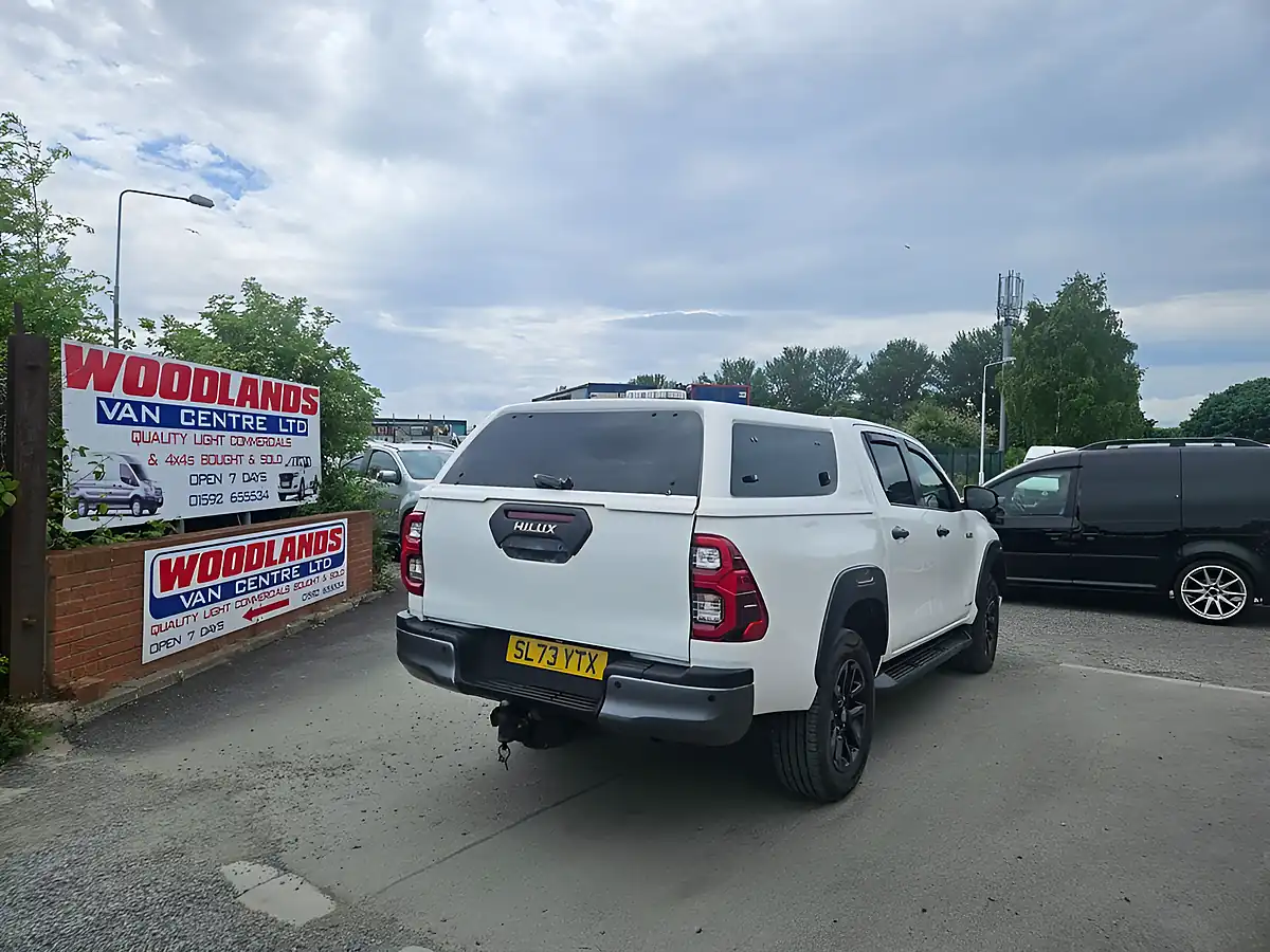 Used 2023 Toyota Hi-Lux Invincible X White - Interior and Exterior details 8