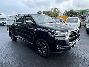 Used 2023 Toyota Hilux Invincible Black - Interior and Exterior details 4