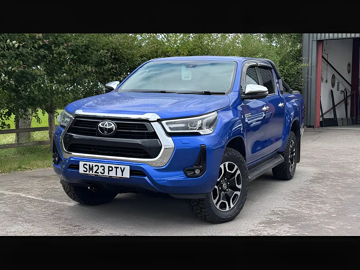 Used 2023 Toyota Hilux Invincible Blue - Interior and Exterior details 18
