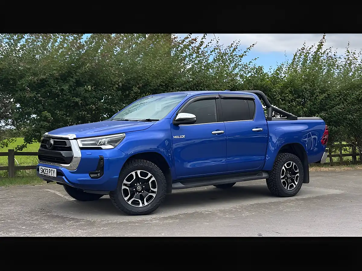 Used 2023 Toyota Hilux Invincible Blue - Interior and Exterior details 20