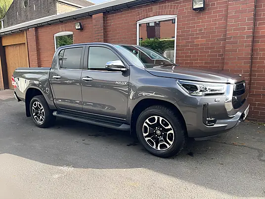 2023 Toyota Hilux Invincible 2.8 D-4D