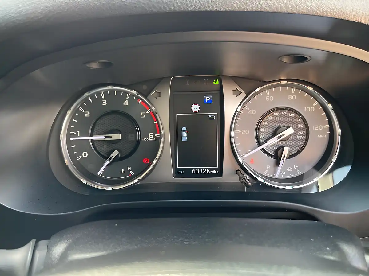 Used 2023 Toyota Hilux Invincible Grey - Interior and Exterior details 11