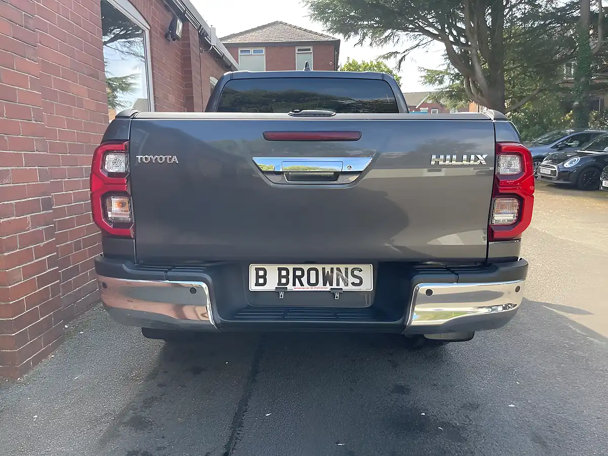 Used 2023 Toyota Hilux Invincible Grey - Interior and Exterior details 16