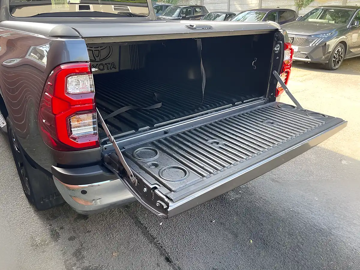 Used 2023 Toyota Hilux Invincible Grey - Interior and Exterior details 17