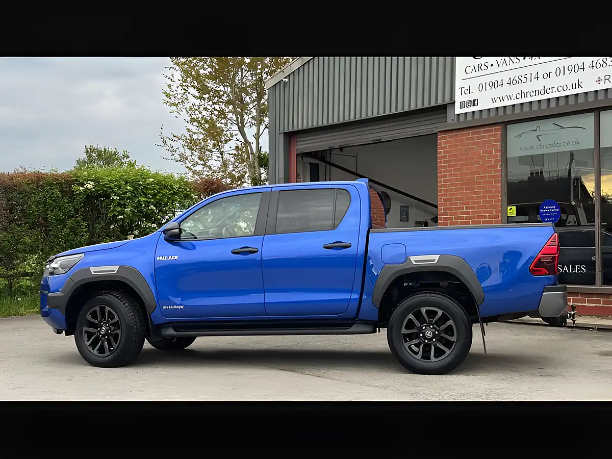 Used 2023 Toyota Hilux Invincible X Blue - Interior and Exterior details 16