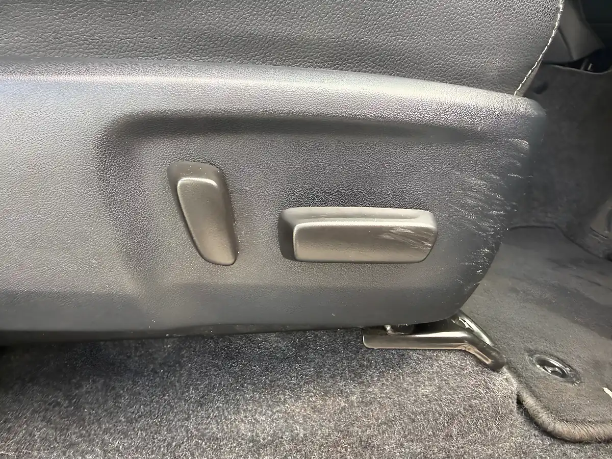 Used 2023 Toyota Hilux Invincible X Blue - Interior and Exterior details 12