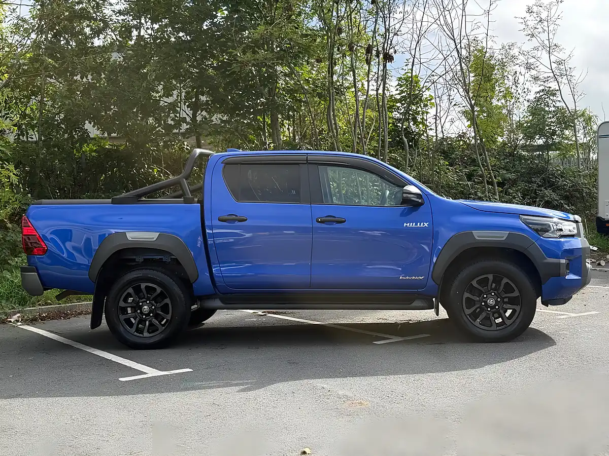 Used 2023 Toyota Hilux Invincible X Blue - Interior and Exterior details 7