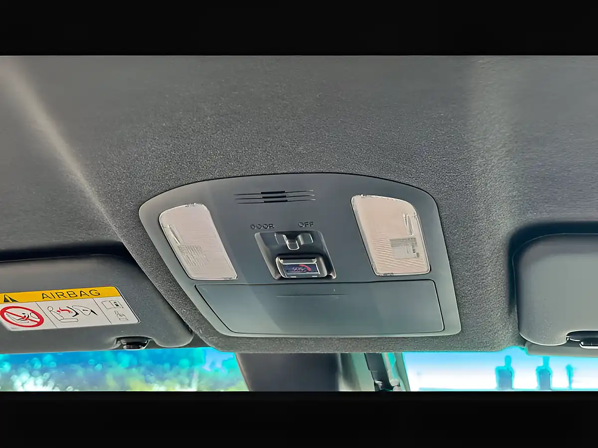 Used 2023 Toyota Hilux Invincible X Bronze - Interior and Exterior details 16