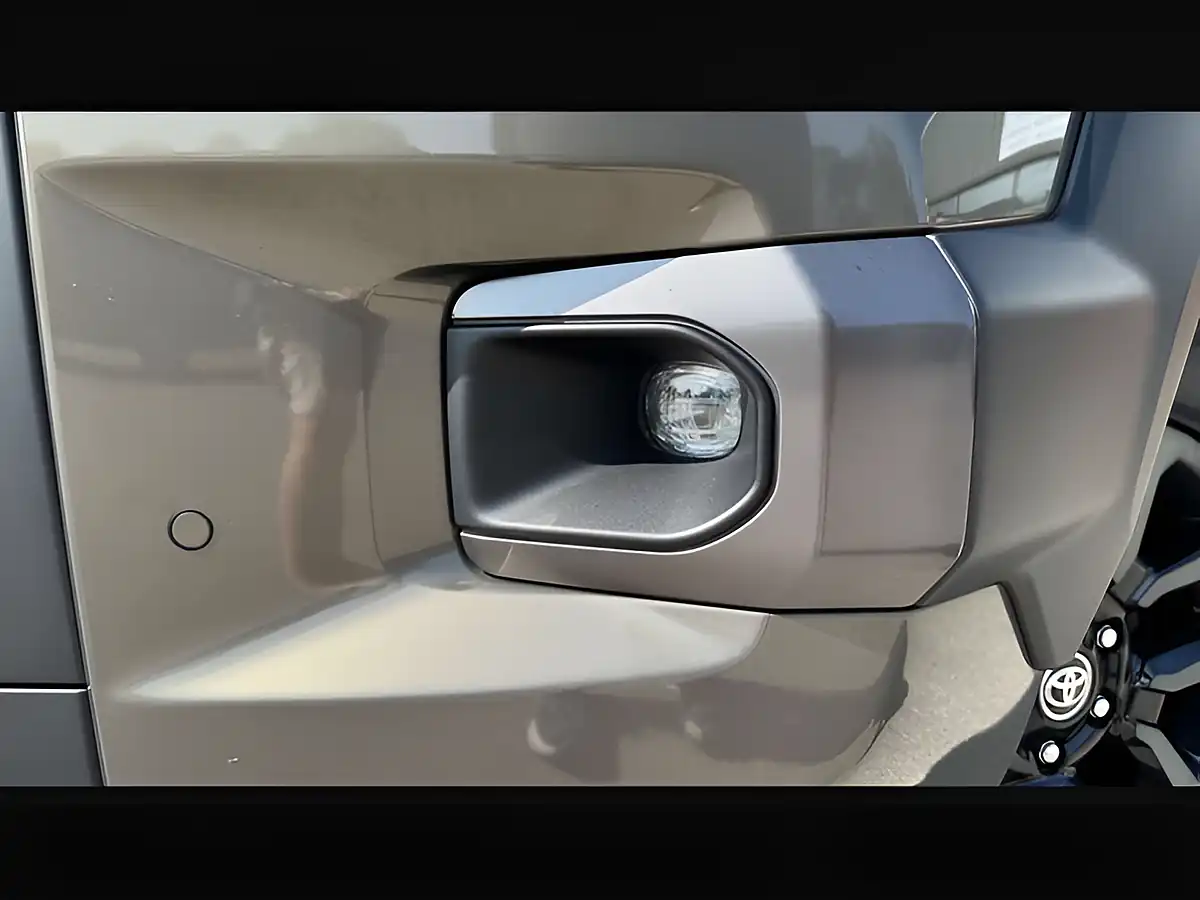 Used 2023 Toyota Hilux Invincible X Bronze - Interior and Exterior details 17