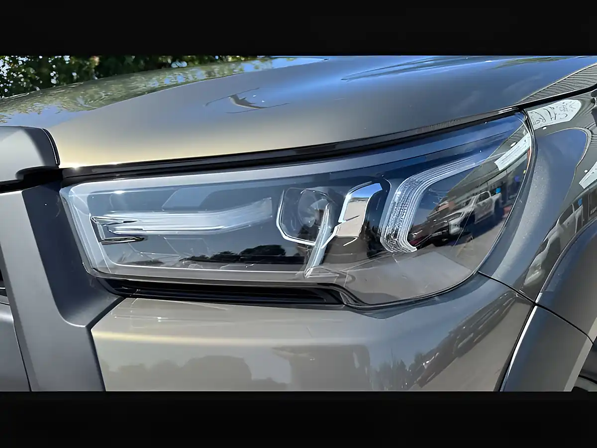 Used 2023 Toyota Hilux Invincible X Bronze - Interior and Exterior details 4