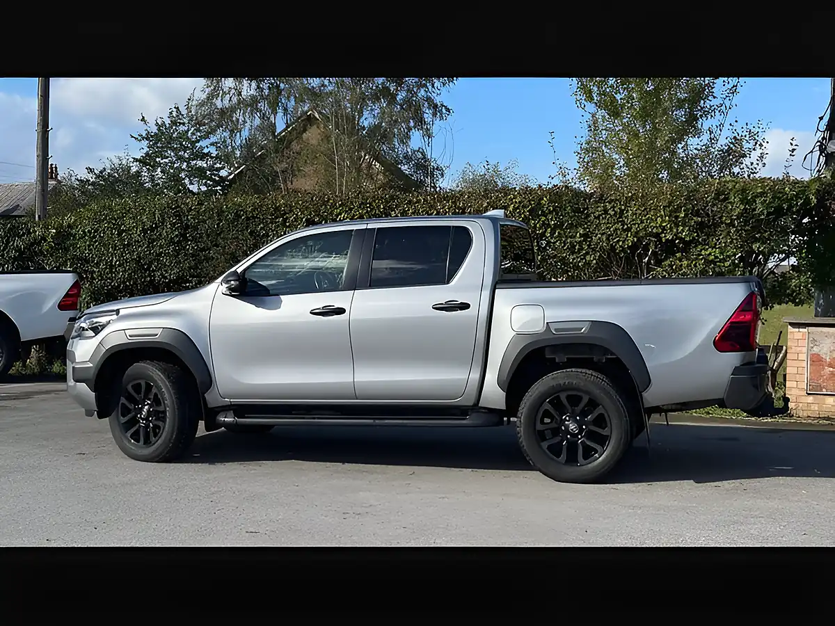 Used 2023 Toyota Hilux Invincible X Silver - Interior and Exterior details 17