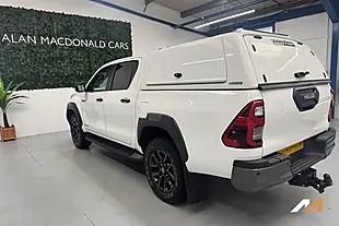 Used 2023 Toyota Hilux Invincible X White - Interior and Exterior details 10