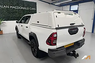 Used 2023 Toyota Hilux Invincible X White - Interior and Exterior details 11