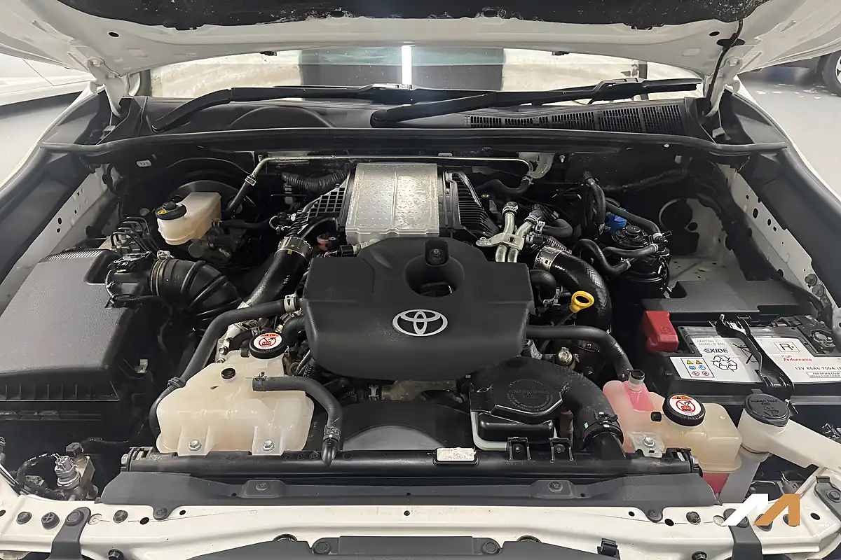 Used 2023 Toyota Hilux Invincible X White - Interior and Exterior details 14