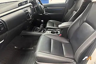 Used 2023 Toyota Hilux Invincible X White - Interior and Exterior details 18