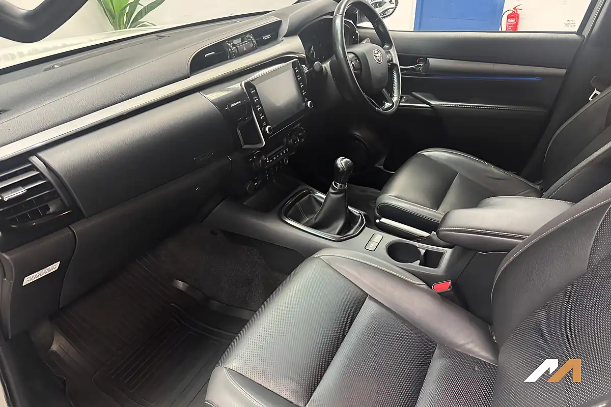 Used 2023 Toyota Hilux Invincible X White - Interior and Exterior details 19
