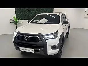 Used 2023 Toyota Hilux Invincible X White - Interior and Exterior details 20