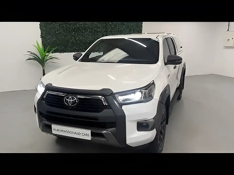 Used 2023 Toyota Hilux Invincible X White - Interior and Exterior details 20