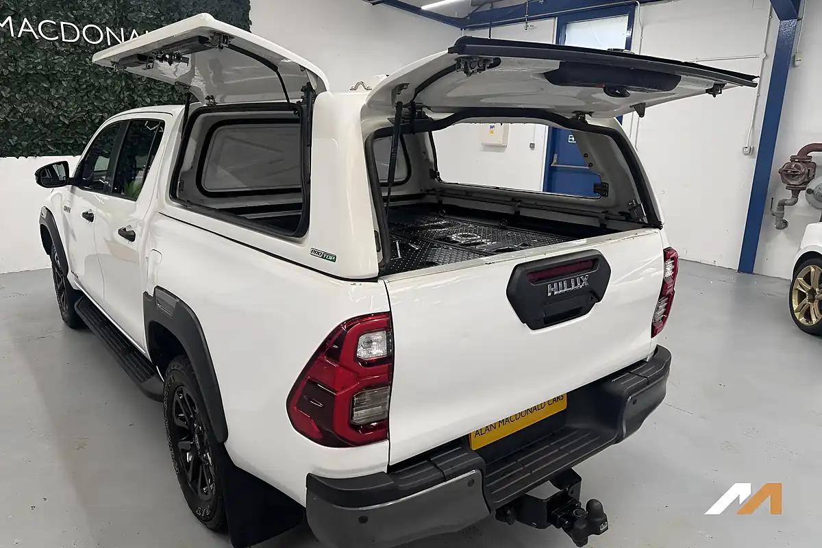 Used 2023 Toyota Hilux Invincible X White - Interior and Exterior details 4