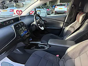 Used 2023 Toyota Prius White - Interior and Exterior details 14