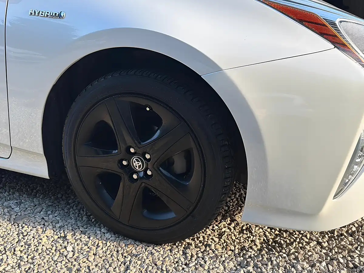 Used 2023 Toyota Prius White - Interior and Exterior details 18