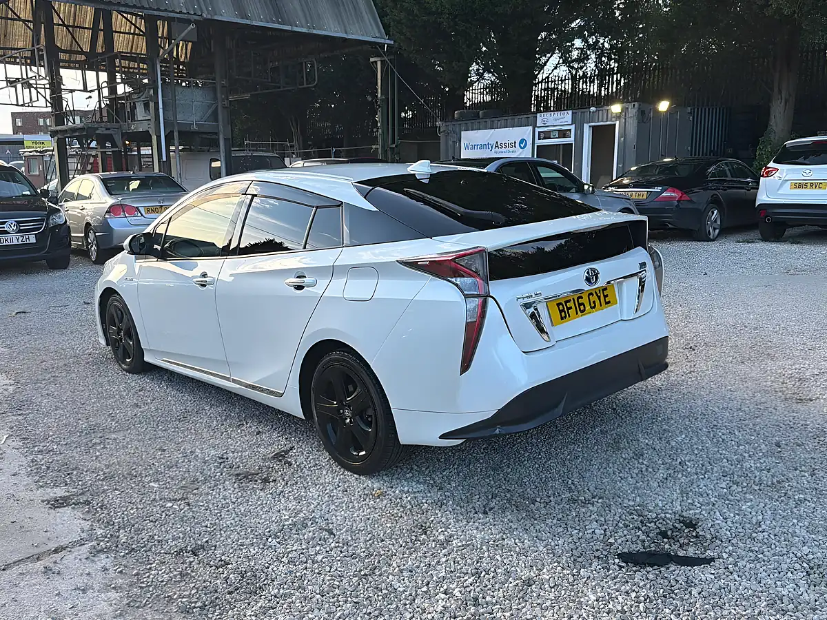 Used 2023 Toyota Prius White - Interior and Exterior details 5