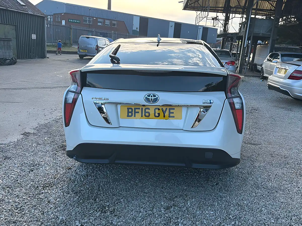 Used 2023 Toyota Prius White - Interior and Exterior details 6