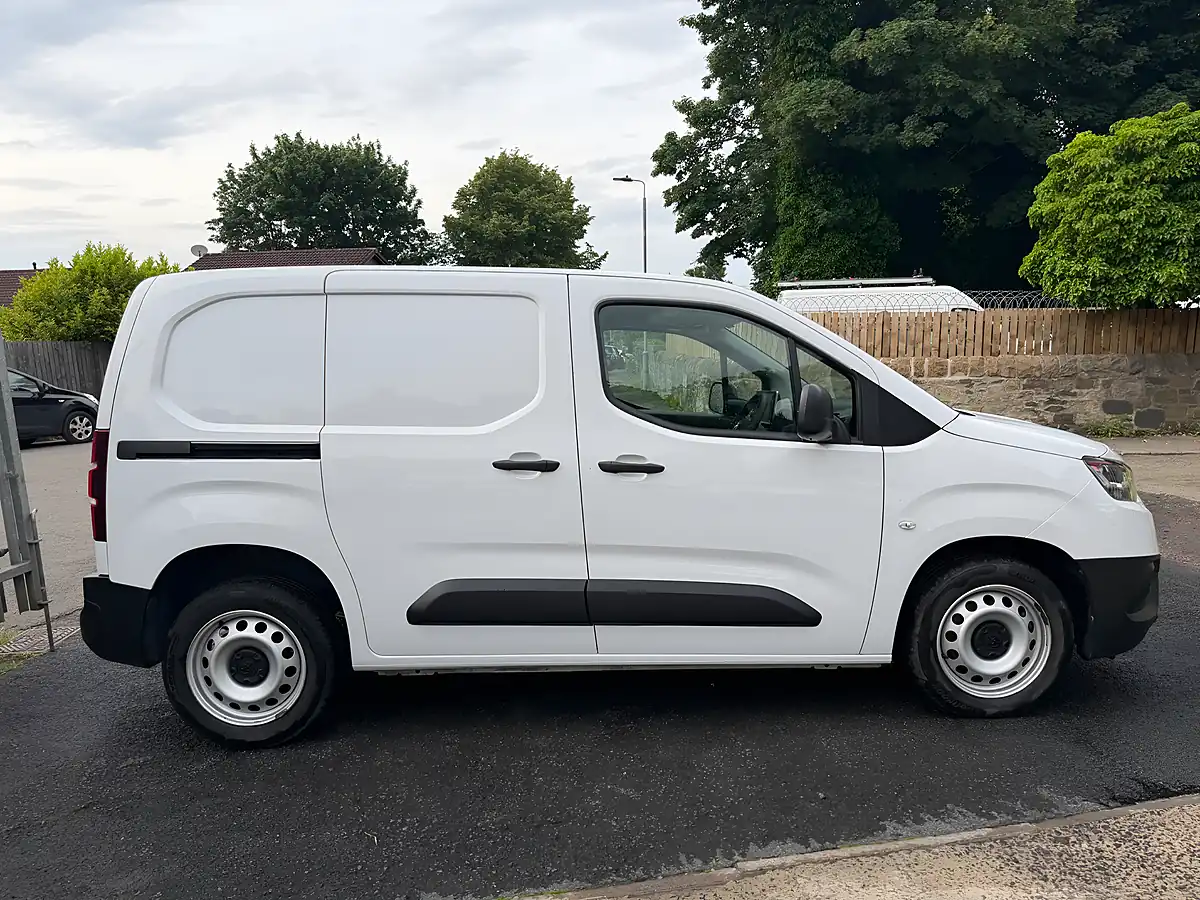 Used 2023 Toyota Proace Active Short Panel Van White - Interior and Exterior details 15