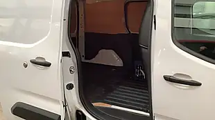 Used 2023 Toyota Proace City Active White - Interior and Exterior details 5