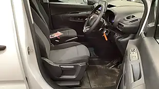 Used 2023 Toyota Proace City Active White - Interior and Exterior details 6