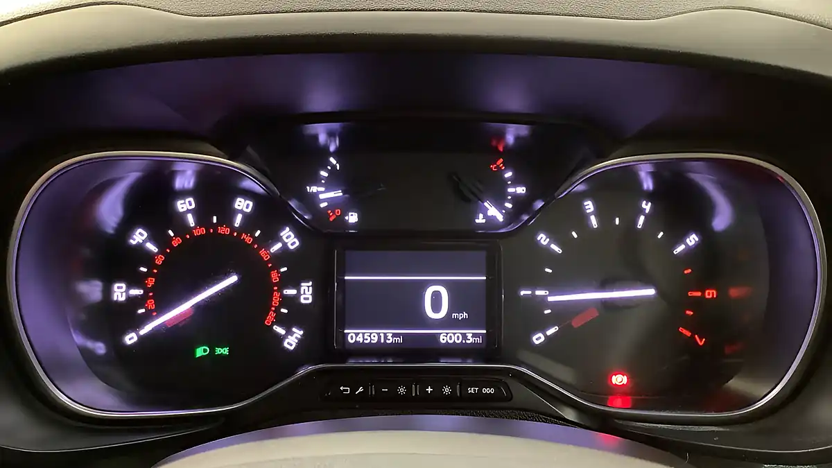Used 2023 Toyota Proace City Active White - Interior and Exterior details 7