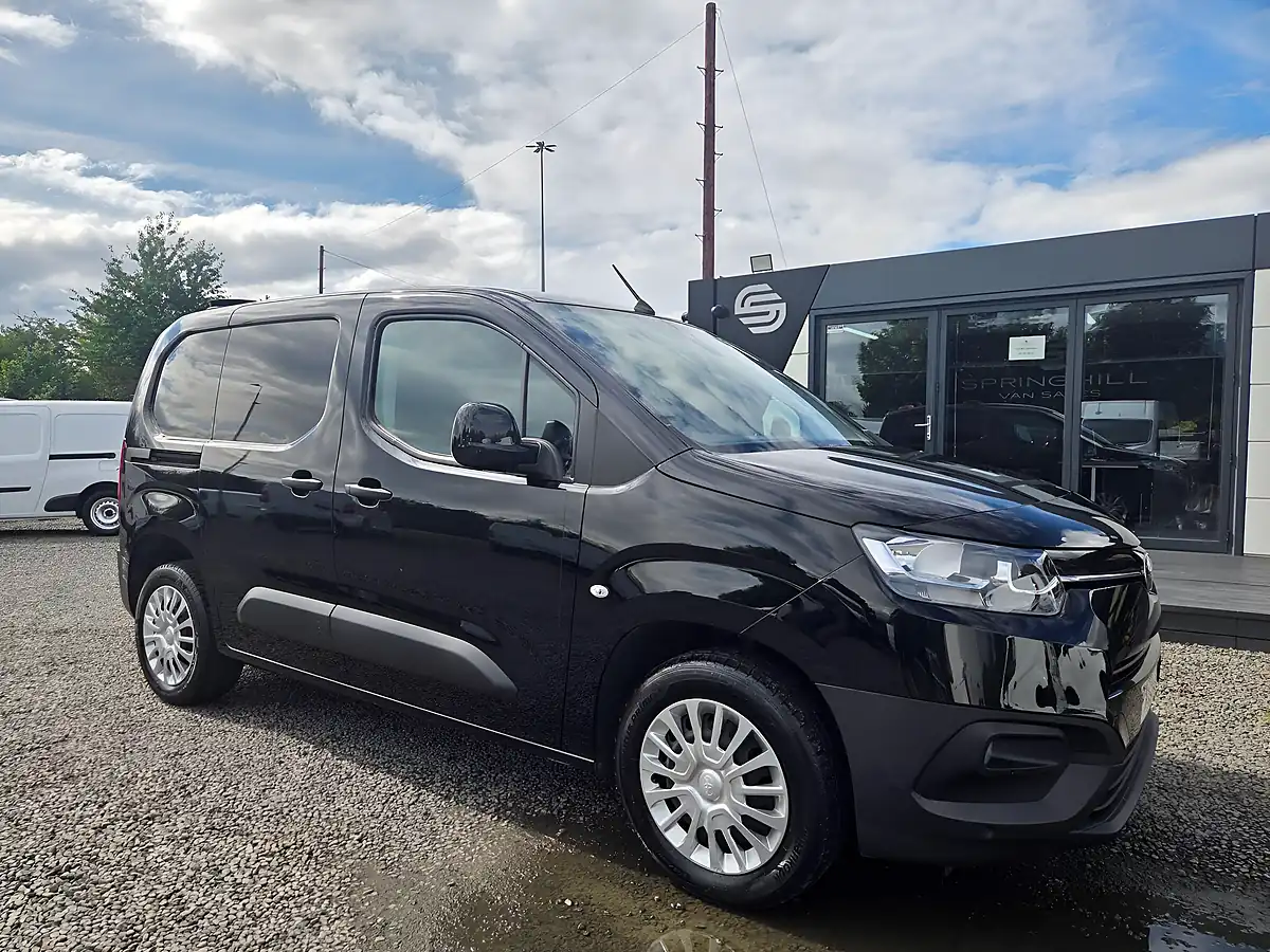 Used 2023 Toyota Proace City Icon Black - Front View