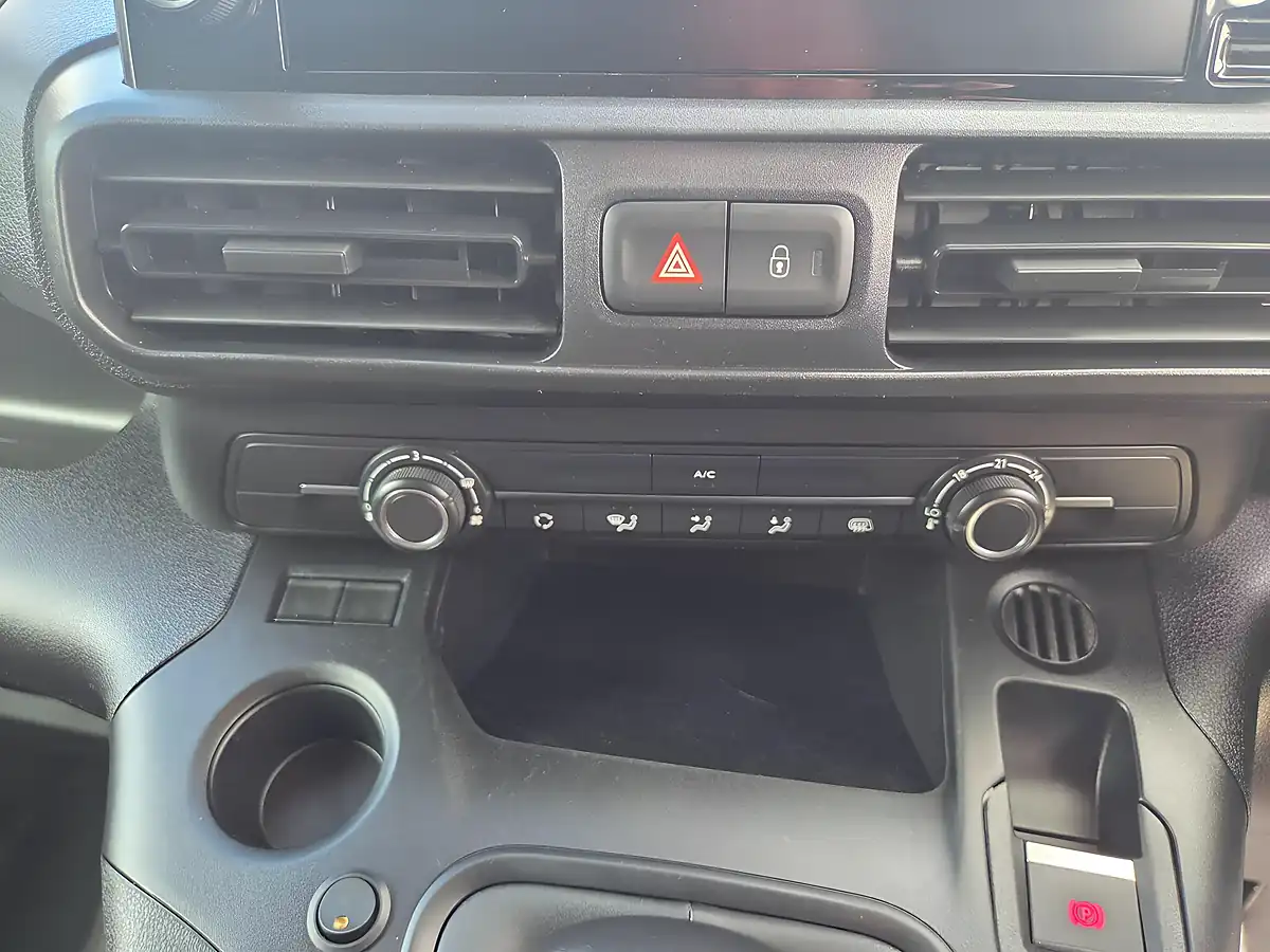 Used 2023 Toyota Proace City Icon Black - Interior and Exterior details 18