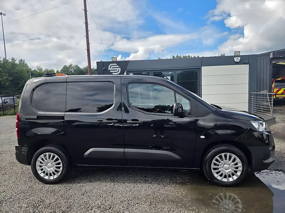 Used 2023 Toyota Proace City Icon Black - Interior and Exterior details 3