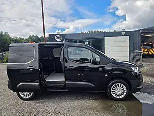 Used 2023 Toyota Proace City Icon Black - Interior and Exterior details 4