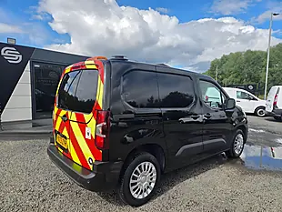 Used 2023 Toyota Proace City Icon Black - Interior and Exterior details 9