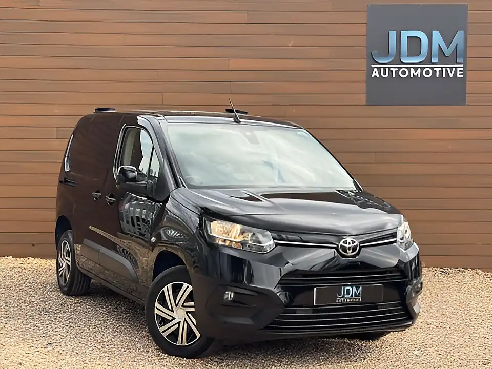 Used 2023 Toyota Proace City Icon Black - Front View