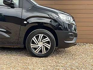 Used 2023 Toyota Proace City Icon Black - Interior and Exterior details 11
