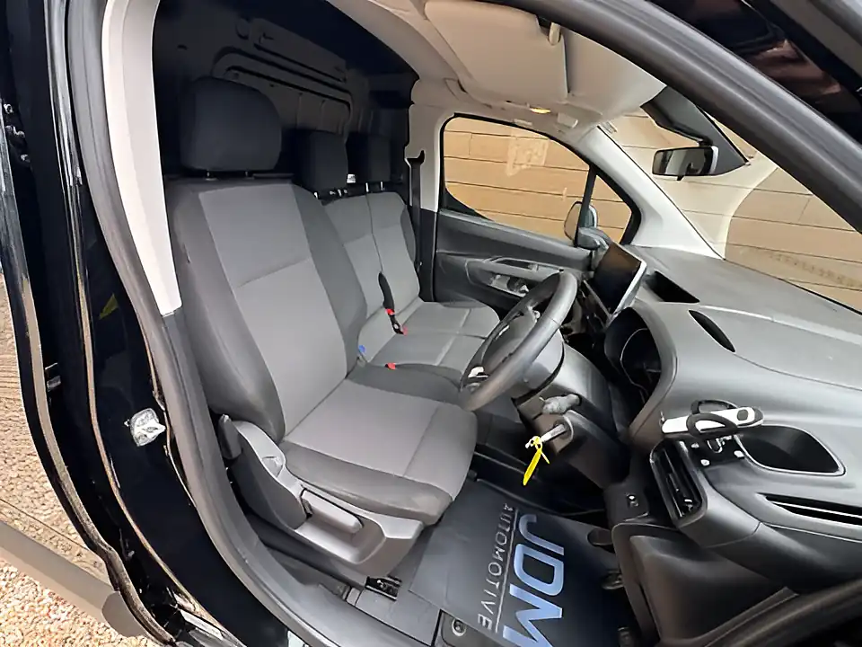 Used 2023 Toyota Proace City Icon Black - Interior and Exterior details 16