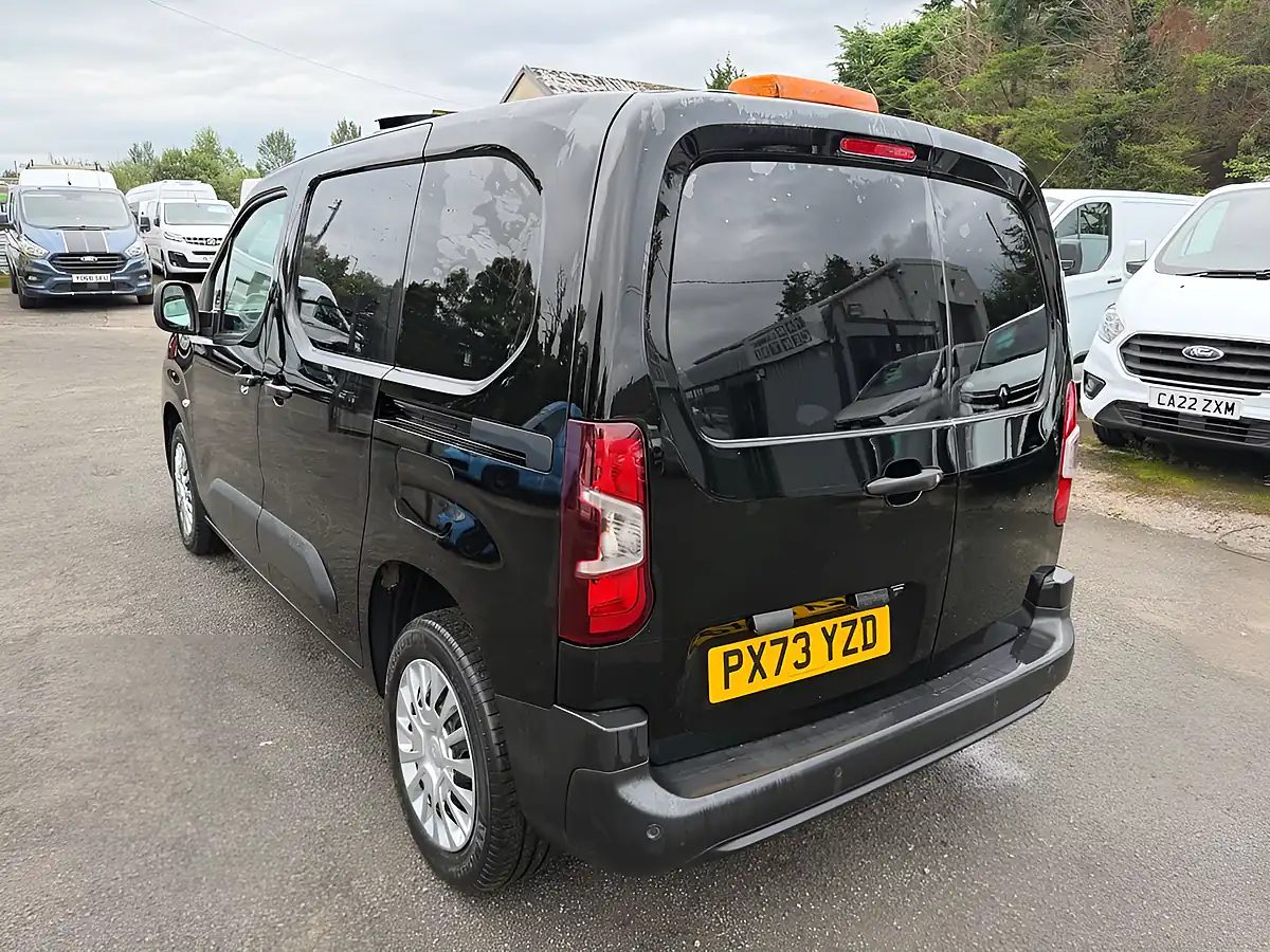 Used 2023 Toyota Proace City Icon Black - Interior and Exterior details 6