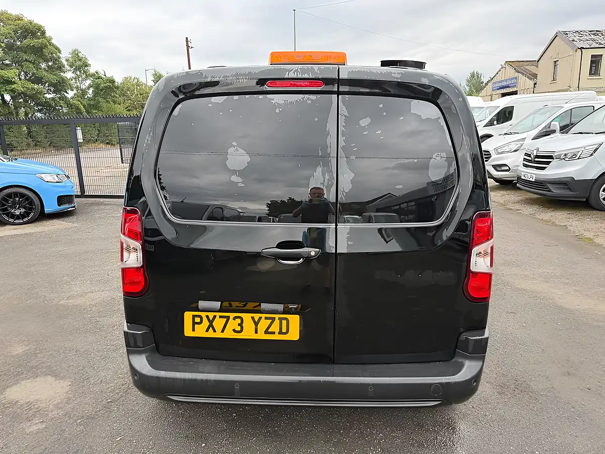 Used 2023 Toyota Proace City Icon Black - Interior and Exterior details 7