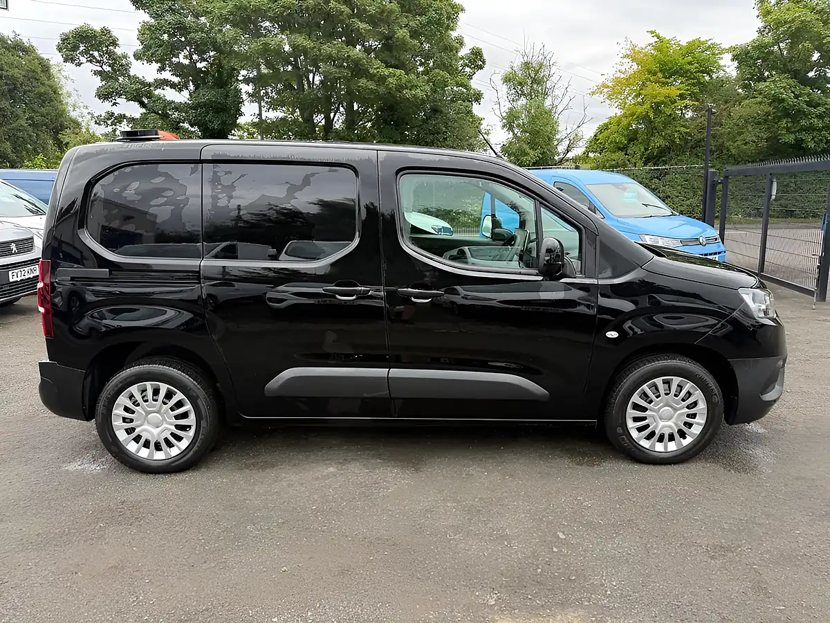 Used 2023 Toyota Proace City Icon Black - Interior and Exterior details 8