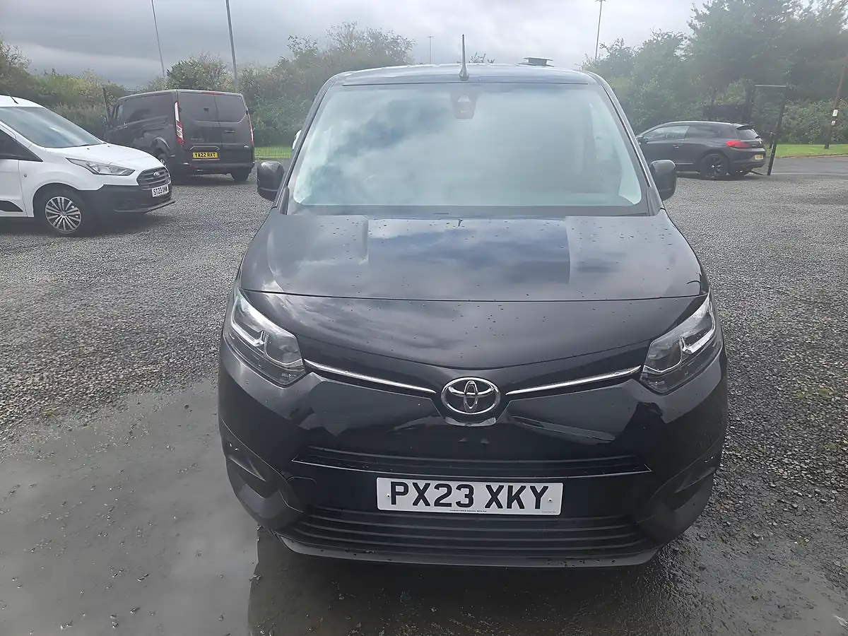 Used 2023 Toyota Proace City Icon Black - Interior and Exterior details 12