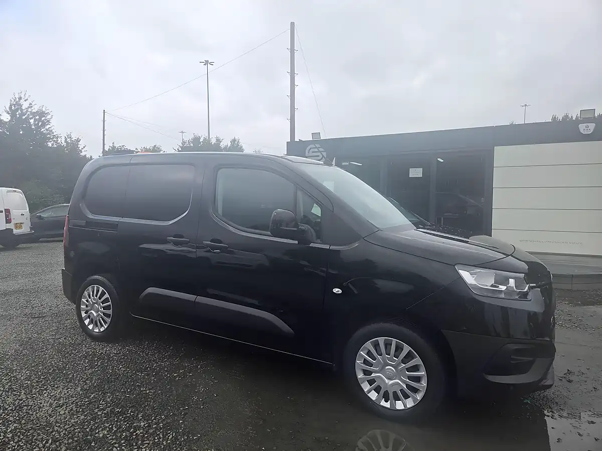 Used 2023 Toyota Proace City Icon Black - Interior and Exterior details 2