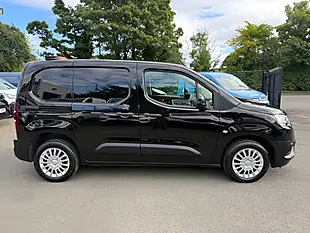 Used 2023 Toyota Proace City Icon Black - Interior and Exterior details 12