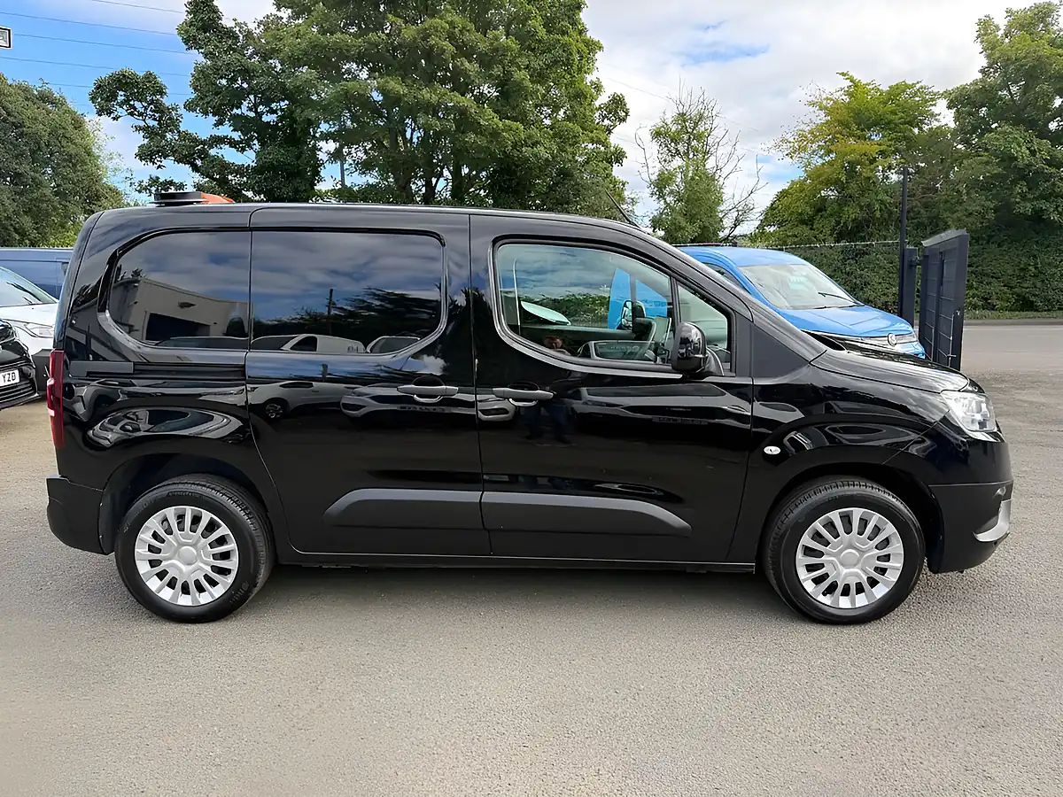 Used 2023 Toyota Proace City Icon Black - Interior and Exterior details 12